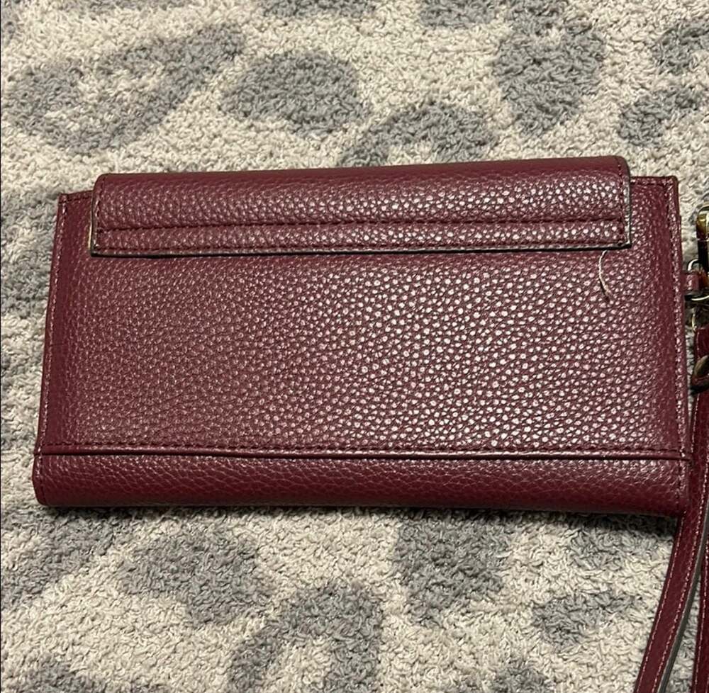 Nanette Lepore Pebble Grain Burgundy Wristlet Wallet with Card Slots - Picture 4 of 4